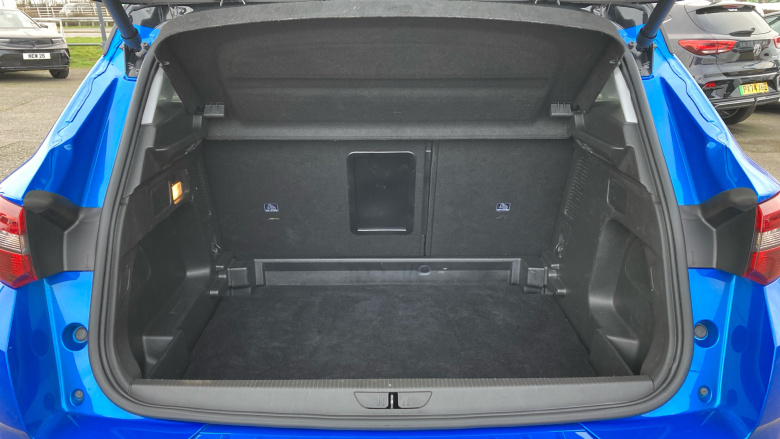 Vauxhall Grandland 1.5 Turbo D Ultimate 5dr Auto Diesel Hatchback